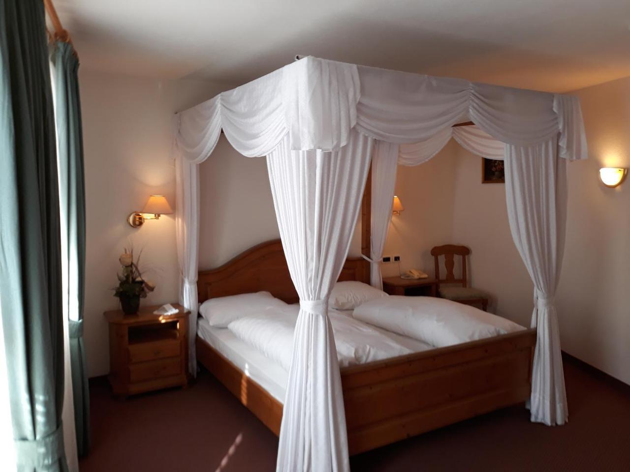 Hotel Larch Campo di Trens Dış mekan fotoğraf